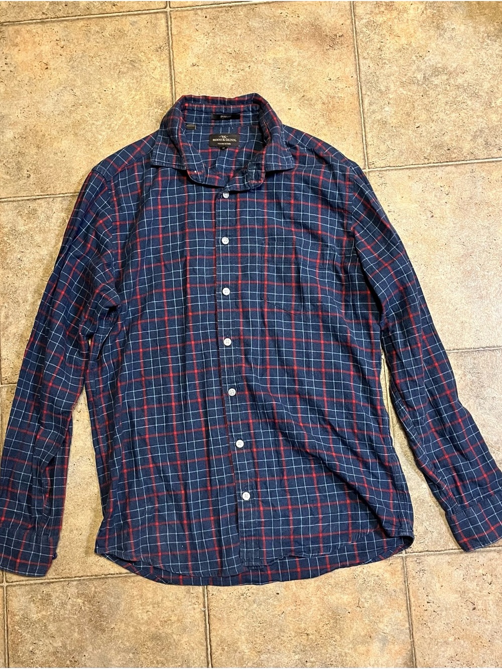 Rodd & Gunn Men's Navy & Red Plaid Long-Sleeve Button-Down Shirt